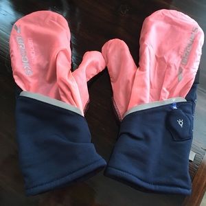 brooks running gloves